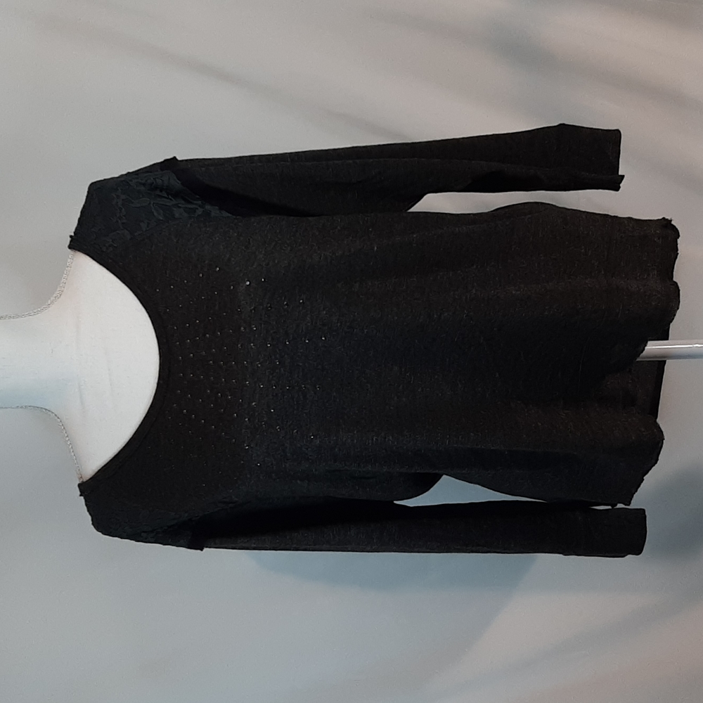 One World Large charcoal gray longsleeve embellished hi lo shirt